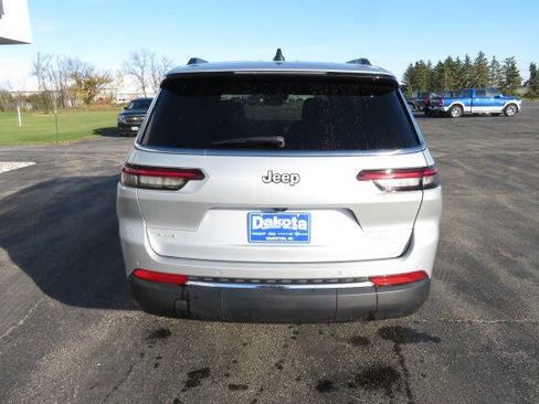 Used 2024 Jeep Grand Cherokee L Laredo image 8