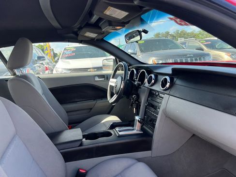 Used 2008 Ford Mustang Deluxe Convertible image 19