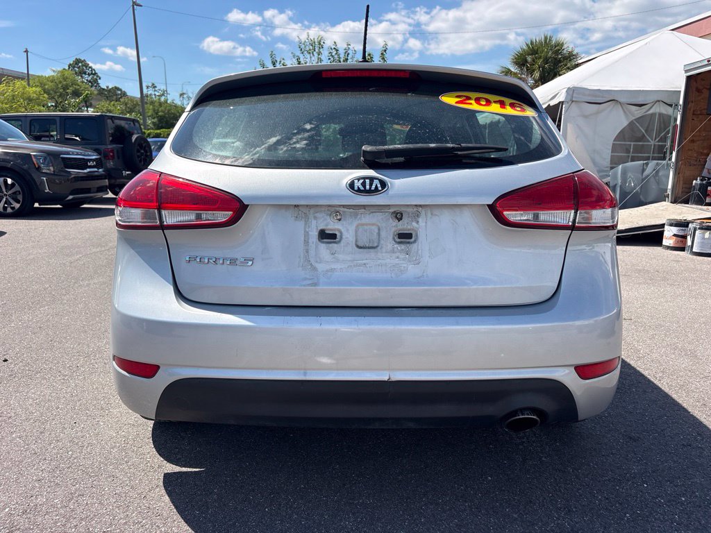 Used 2016 Kia Forte LX FWD image 4