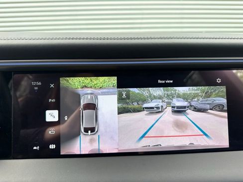 Certified 2025 Porsche Macan Electric image 32