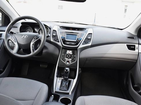 Used 2015 Hyundai Elantra SE w/ Option Group 02 FWD image 14