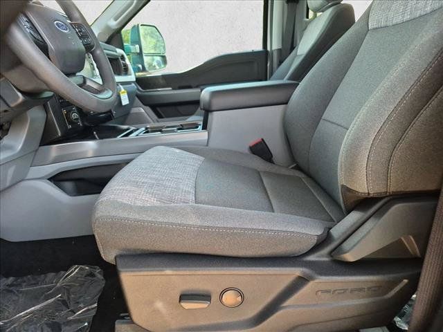 New 2026 Ford F250 XLT w/ XLT Premium Package AWD/4WD image 4
