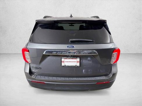 Used 2023 Ford Explorer XLT RWD image 4