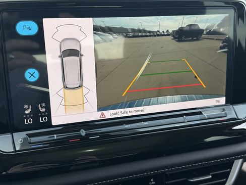 New 2026 Volkswagen Atlas SE image 18