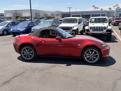 Used 2023 MAZDA MX-5 Miata Grand Touring RWD image 6