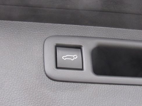 Certified 2022 Toyota Highlander XLE image 24