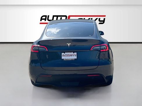 Used 2024 Tesla Model Y Long Range RWD image 6