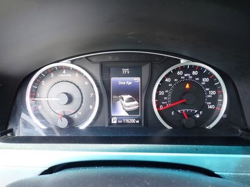 Used 2015 Toyota Camry XSE FWD image 29