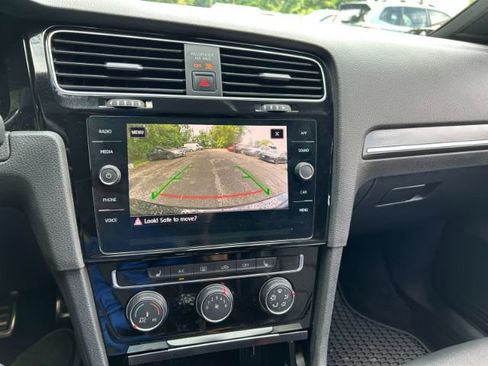 Used 2020 Volkswagen GTI SE FWD image 15