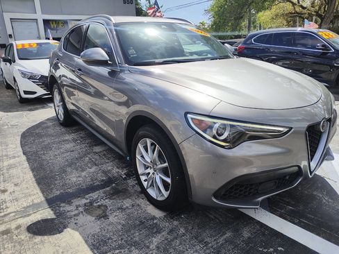 Used 2018 Alfa Romeo Stelvio Ti image 17