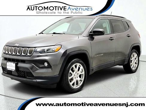Used 2022 Jeep Compass Latitude AWD/4WD image 1