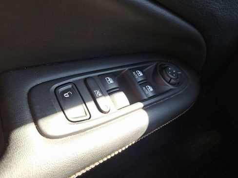 Used 2020 Jeep Compass Latitude FWD image 19