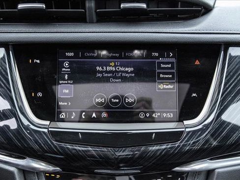 Used 2025 Cadillac XT6 Premium Luxury image 16