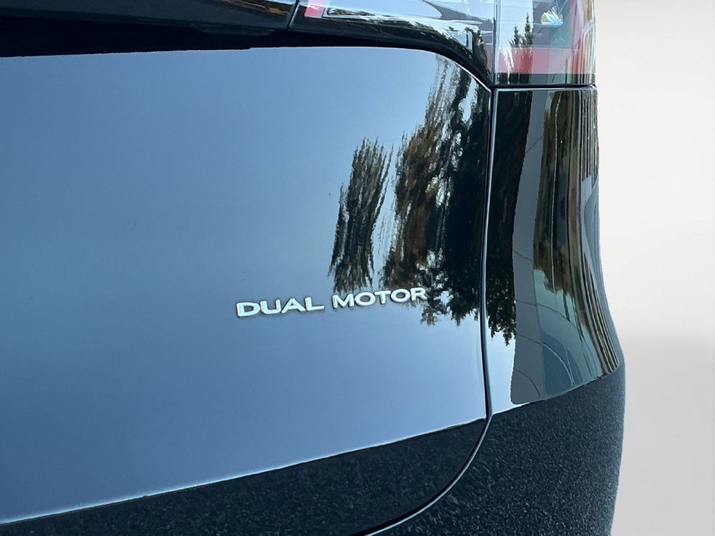 Used 2023 Tesla Model Y Long Range AWD/4WD image 19