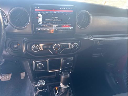 Used 2021 Jeep Gladiator Sport AWD/4WD image 15