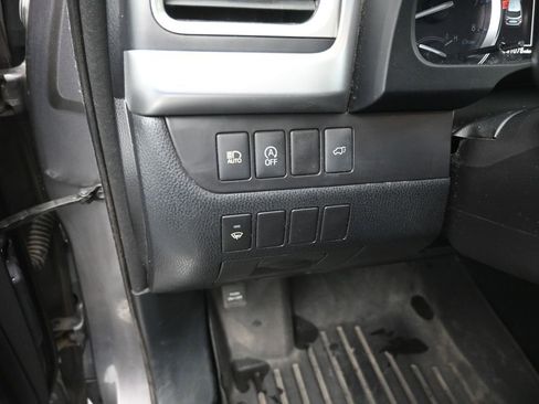 Used 2017 Toyota Highlander XLE AWD/4WD image 12
