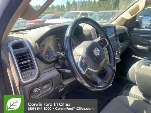 Used 2019 RAM 1500 Big Horn AWD/4WD image 2