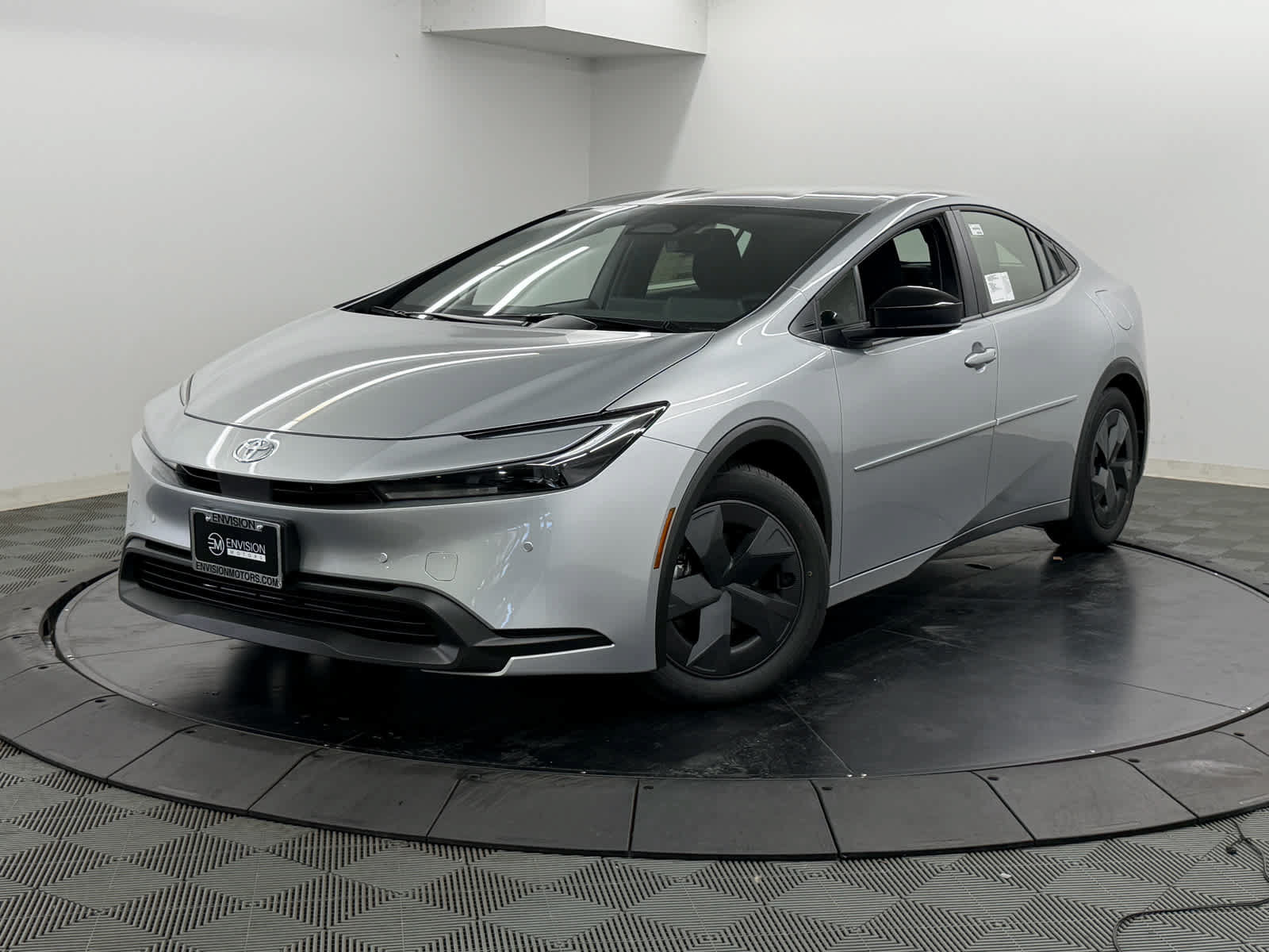 New 2027 Toyota Prius LE FWD image 2