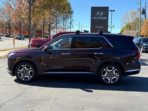 Used 2024 Hyundai Palisade Limited image 3