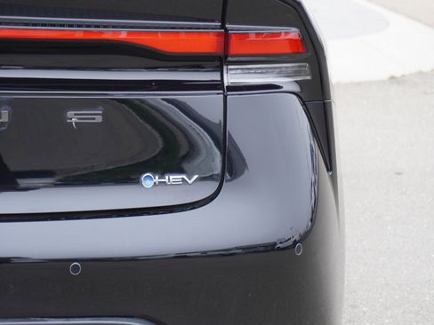 Used 2024 Toyota Prius LE image 10