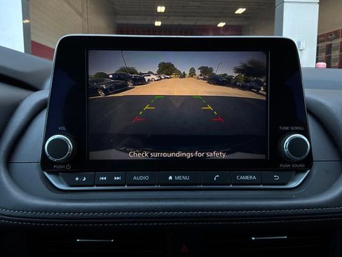 Used 2025 Nissan Rogue SV AWD/4WD image 33