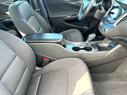 Used 2024 Chevrolet Malibu LT image 23