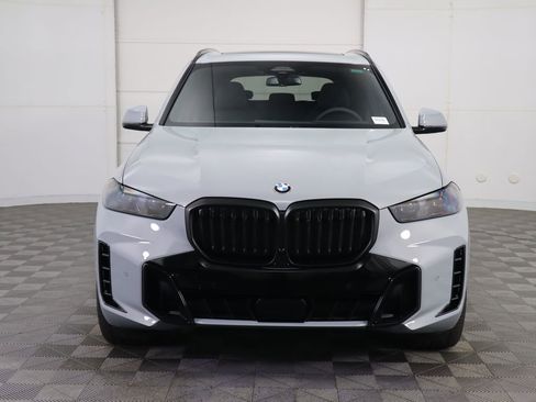 Used 2026 BMW X5 xDrive40i w/ M Sport Package image 3