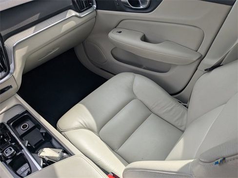 Used 2024 Volvo S60 B5 Plus image 18