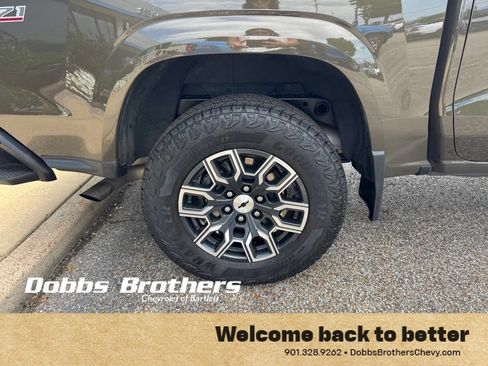 Used 2023 Chevrolet Colorado Z71 w/ Z71 Convenience Package 2 AWD/4WD image 12