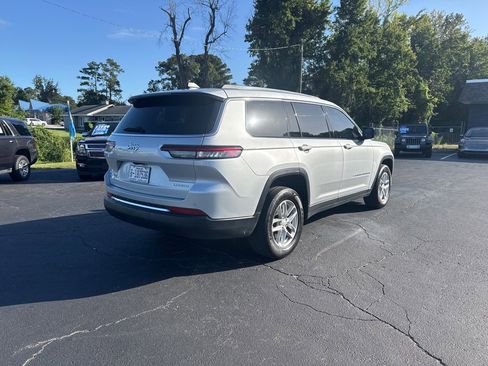 Used 2023 Jeep Grand Cherokee L Laredo image 5