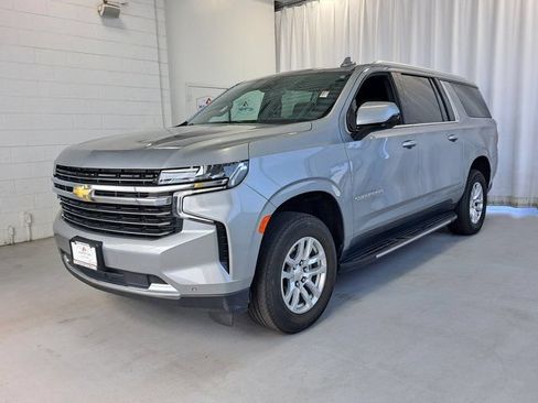 Used 2024 Chevrolet Suburban LT AWD/4WD image 2