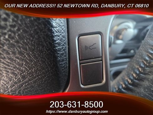 Used 2020 Toyota 4Runner SR5 AWD/4WD image 15