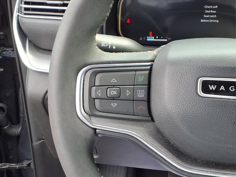 Used 2023 Jeep Wagoneer 4WD image 11