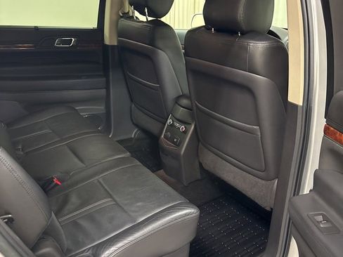 Used 2019 Lincoln MKT AWD image 38