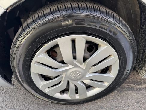Used 2017 Honda Fit LX image 9