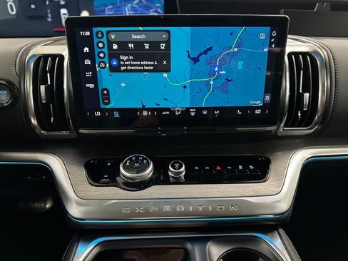 New 2025 Ford Expedition Platinum w/ Driver's Package image 25