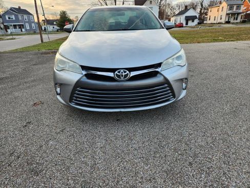 Used 2015 Toyota Camry LE image 3