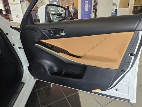 Used 2016 Lexus IS 200t image 12