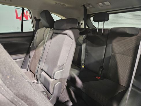 Certified 2025 Toyota Highlander LE FWD image 37