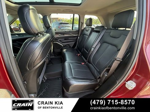 Used 2023 Jeep Grand Cherokee Limited w/ Luxury Tech Group II AWD/4WD image 24
