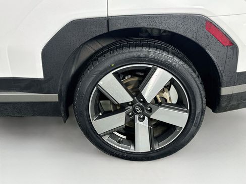Used 2025 Hyundai Santa Fe Limited FWD image 11