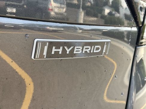 Certified 2025 Subaru Forester Limited w/ Popular Package AWD/4WD image 8