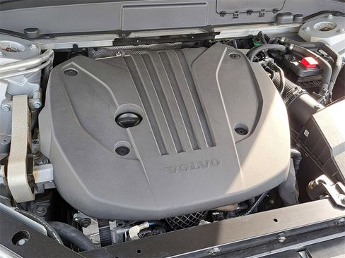 Used 2023 Volvo XC60 B5 Ultimate w/ Climate Package image 30