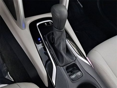 Used 2022 Toyota Corolla Cross L image 30