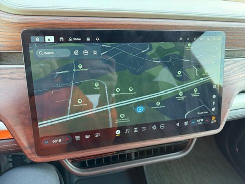 Used 2023 Rivian R1T Adventure image 17