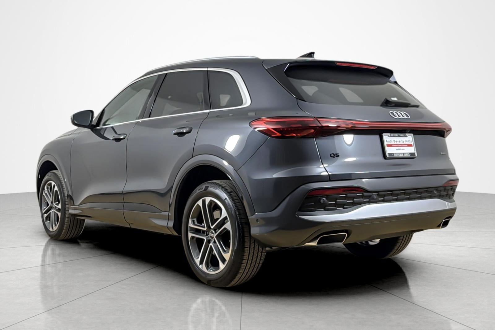 Used 2026 Audi Q5 Premium AWD/4WD image 3