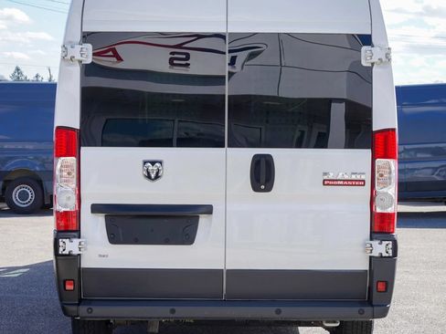 Used 2016 RAM ProMaster 2500 w/ Premium Appearance Group FWD image 6
