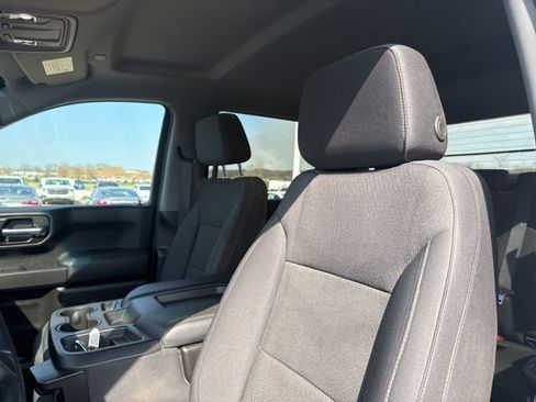 Used 2019 Chevrolet Silverado 1500 Custom Trail Boss w/ Custom Convenience Package AWD/4WD image 18