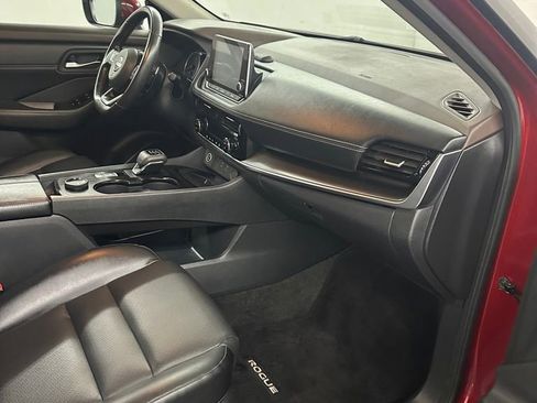 Used 2023 Nissan Rogue SV w/ SV Premium Package image 34