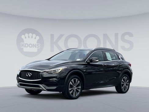Used 2017 INFINITI QX30 AWD image 1
